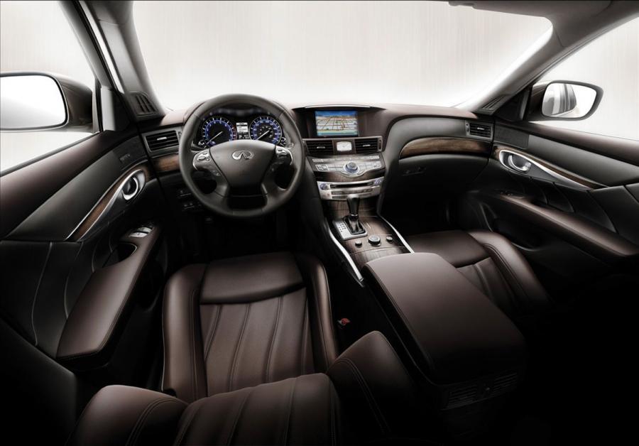  Infiniti M37 S 2011 года  (фото 22 из 33)